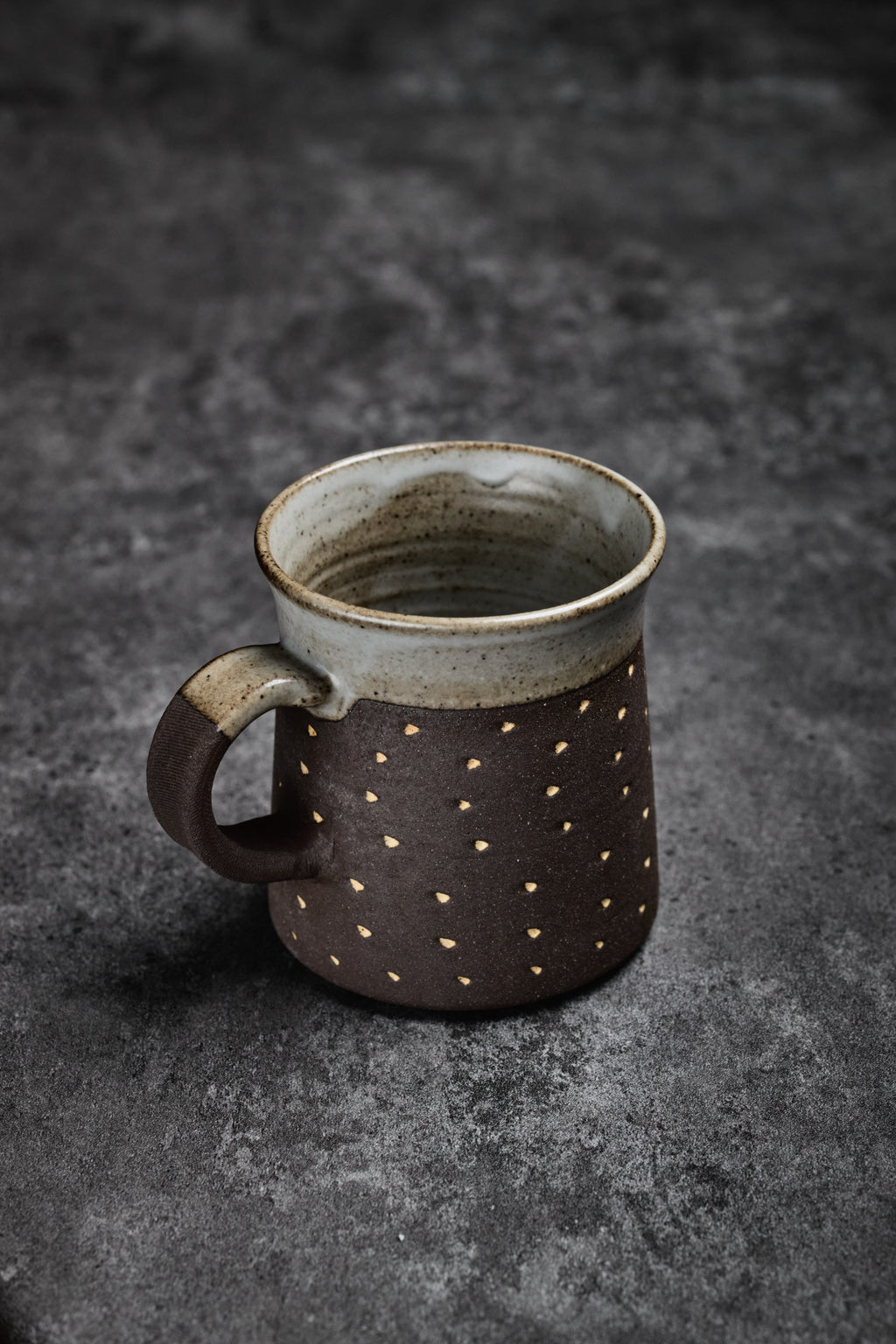 Water Mug with Handle and Dotted Pattern