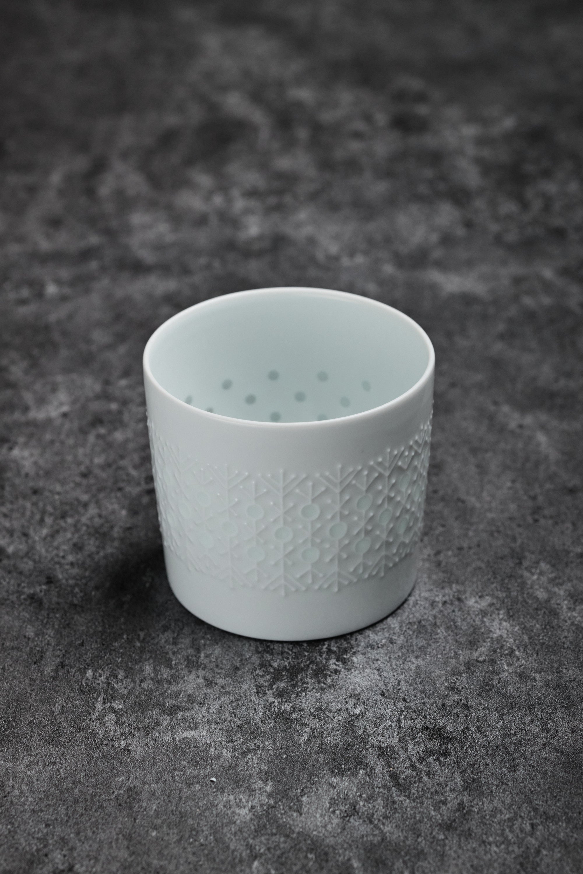 Porcelain Mugs with Snow Flakes Pattern & Transparent Glaze