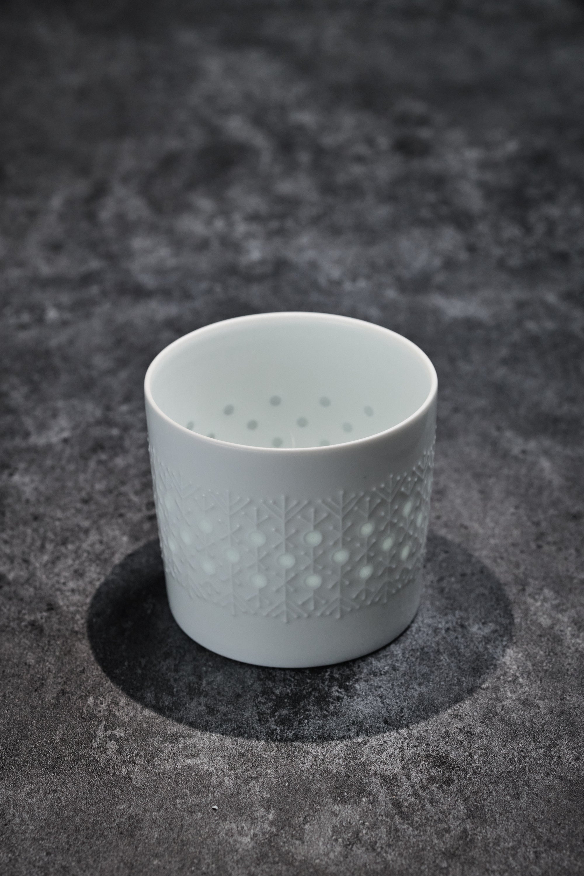 Porcelain Mugs with Snow Flakes Pattern & Transparent Glaze