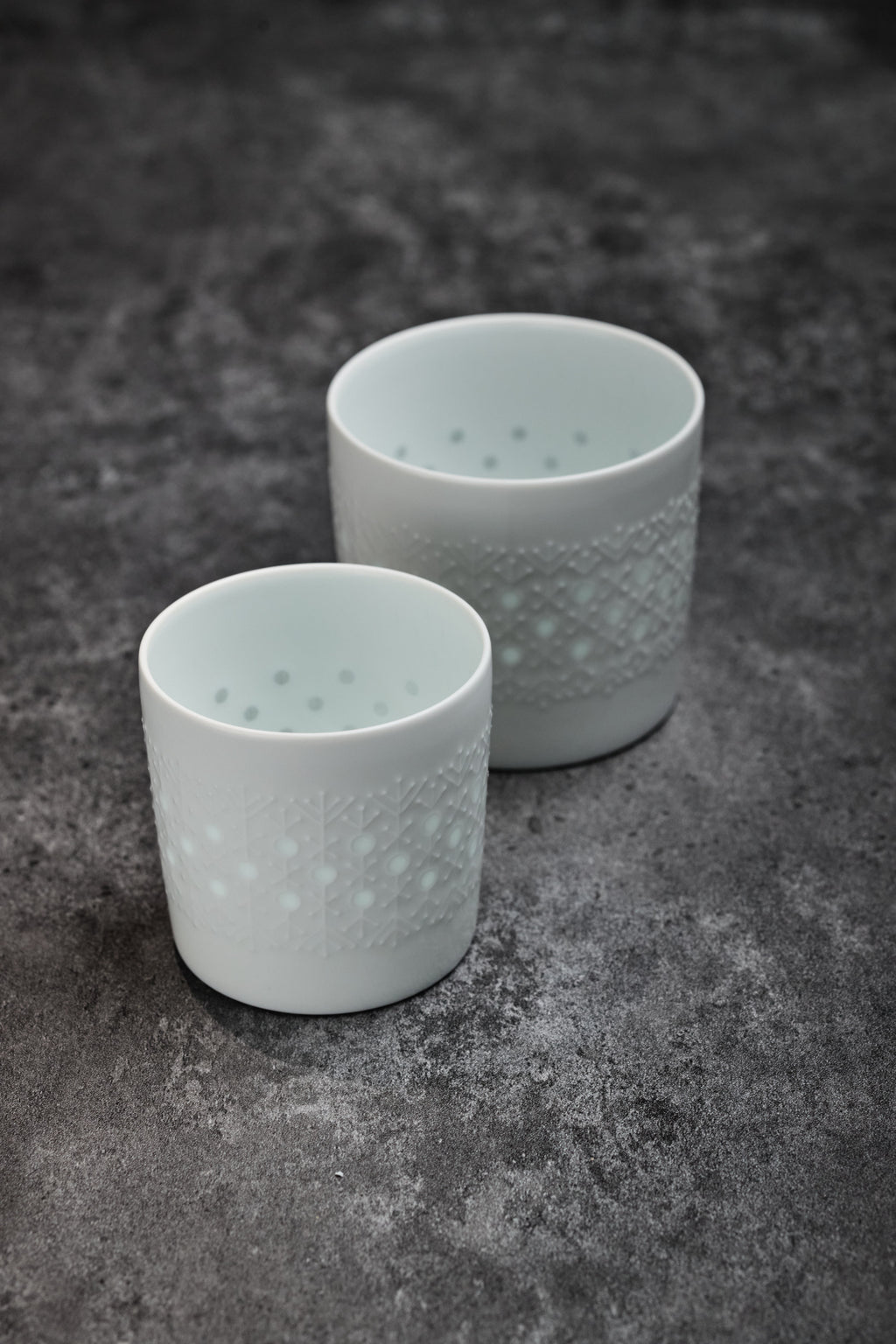 Porcelain Mugs with Snow Flakes Pattern & Transparent Glaze
