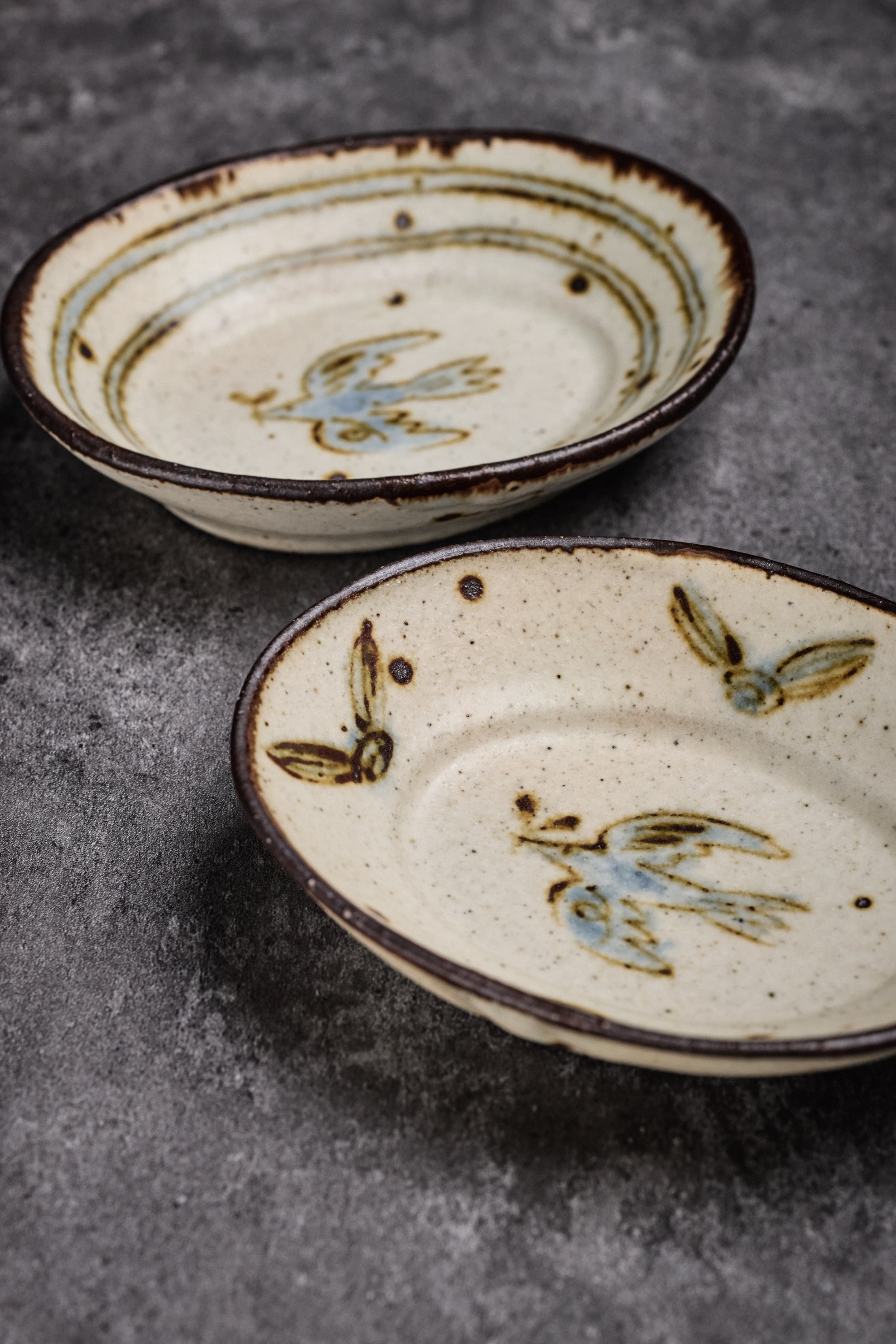 Takahiro Manome | Signature Plates with Hand Drawing Pigeon Pattern