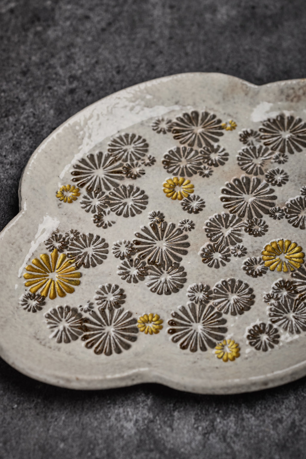 Watajima Yasuhiro | Big Plate with Signature Flower Pattern